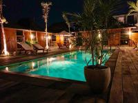 Turtle Villas, Canggu Managed by Manaraの敷地内または近くにあるプール