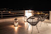 Balkón alebo terasa v ubytovaní One Bedroom Apt with Garden views - Access to Amazing Rooftop Terrace, Free Parking and Gym on premises