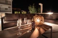 Nápoje v ubytovaní One Bedroom Apt with Garden views - Access to Amazing Rooftop Terrace, Free Parking and Gym on premises
