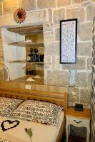 Kuchyň nebo kuchyňský kout v ubytování Luxury Art Room