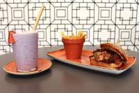 Jídlo v hotelu nebo okolí