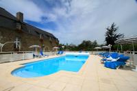 The swimming pool at or close to Hotel Spa La Malouini&egrave;re Des Longchamps - Saint-Malo