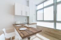 A kitchen or kitchenette at Flatguest Mary Sanchez