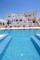 Bazén v ubytování Villa Kavallaris & Apartments nebo v jeho okolí