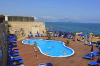 Bazén v ubytovaní Hotel La Martinica alebo v jeho blízkosti