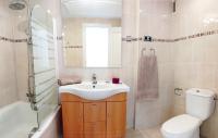 Koupelna v ubytování Puerto Marina luxury apartment with sea views