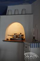 Kuchyň nebo kuchyňský kout v ubytování Seaside Traditional Cycladic House