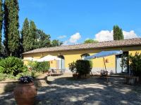 Vonkajšia záhrada v ubytovaní Holiday Home Giuggiolo - Giuggiolo 2 by Interhome
