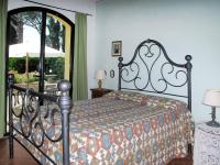 Posteľ alebo postele v izbe v ubytovaní Holiday Home Giuggiolo - Giuggiolo 2 by Interhome