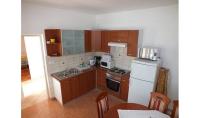 Kuchyňa alebo kuchynka v ubytovaní Seaview Apartments Kampor 3708