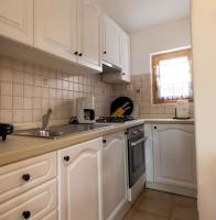 Kuchyňa alebo kuchynka v ubytovaní Apartments in Zadar - Zadar Riviera 40411