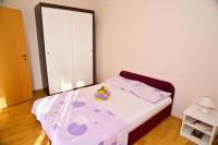 Postel nebo postele na pokoji v ubytování Apartments in Bibinje/Zadar Riviera 31187
