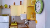 Kuchyňa alebo kuchynka v ubytovaní Apartments in Zdrelac/Insel Pasman 31078