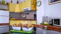 Kuchyňa alebo kuchynka v ubytovaní Apartments in Zdrelac/Insel Pasman 31078