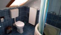 Koupelna v ubytování Holiday home in Balatonbereny 18035