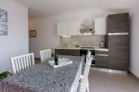 Kuchyň nebo kuchyňský kout v ubytování Apartment in Crikvenica 34970