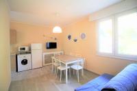 Kuchnia lub aneks kuchenny w obiekcie Apartments in Rosolina Mare 24915