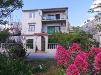 Vonkajšia záhrada v ubytovaní Apartment in Senj 27782