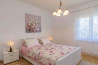 Plán poschodí v ubytovaní Two-Bedroom Apartment in Kastel Novi I