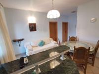 Posedenie v ubytovaní Two-Bedroom Apartment in Vinisce I