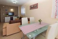 Kuchyňa alebo kuchynka v ubytovaní Apartment in Jadranovo with Two-Bedrooms 1