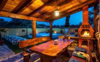 Basen w obiekcie Holiday home Mali Vareski/Istrien 8734 lub w pobliżu