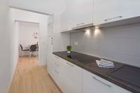 Kuchyňa alebo kuchynka v ubytovaní Apartment in Rabac 16817
