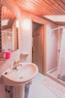 Koupelna v ubytování Apartments in Mali Losinj 14985C