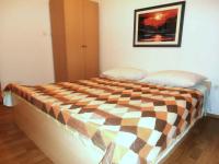 Postel nebo postele na pokoji v ubytování Apartment in Starigrad-Paklenica 6806