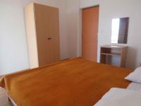 Postel nebo postele na pokoji v ubytování Apartment in Starigrad-Paklenica 6806