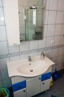 Koupelna v ubytování Apartment Banjol 10