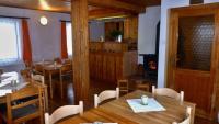 Restaurace v ubytování Holiday home in Josefuv Dul 1726