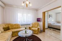 Postel nebo postele na pokoji v ubytování Apartment in Novi Vinodolski 15274
