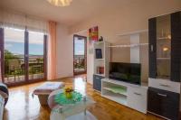 TV a/nebo společenská místnost v ubytování Apartments in Jadranovo 39281