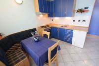 Kuchyňa alebo kuchynka v ubytovaní Apartments in Novi Vinodolski 39371