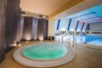 Bazén v ubytování Hotel Polanica Resort & Spa nebo v jeho okolí