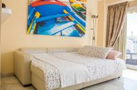 Postel nebo postele na pokoji v ubytování Puerto Marina luxury apartment with sea views