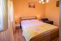 Łóżko lub łóżka w pokoju w obiekcie Apartment in Vrbnik/Island Krk 35825
