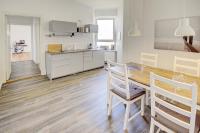 Kuchyň nebo kuchyňský kout v ubytování fewo1846 - An der Galerie - komfortables Apartment im 2 OG mitten im Stadtzentrum