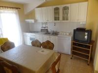 Kuchyňa alebo kuchynka v ubytovaní Apartment (4776-2) in Vir