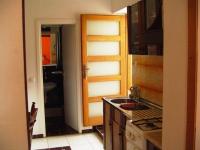 Kuchyňa alebo kuchynka v ubytovaní Vacation Apartment in Pakoštane with terrace, WiFi, washing machine (3539-4)