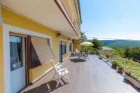 Balkón alebo terasa v ubytovaní Three-Bedroom Apartment in Crikvenica XII