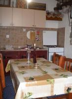 Kuchyňa alebo kuchynka v ubytovaní Apartment in Novi Vinodolski 15344