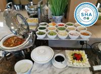 Jídlo v hotelu nebo okolí