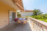Balkón alebo terasa v ubytovaní Apartment in Jadranovo 14267