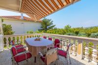Balkón alebo terasa v ubytovaní Apartment in Jadranovo 14267