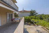 Balkón alebo terasa v ubytovaní Apartment in Jadranovo 14267