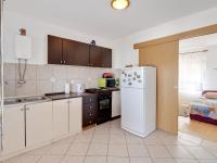 Kuchyň nebo kuchyňský kout v ubytování Holiday Home in Jasenice Rovanjska