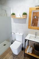 A bathroom at Apartamentos Las Secuoyas