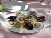 旅館の敷地内または近くでの食事または食べ物